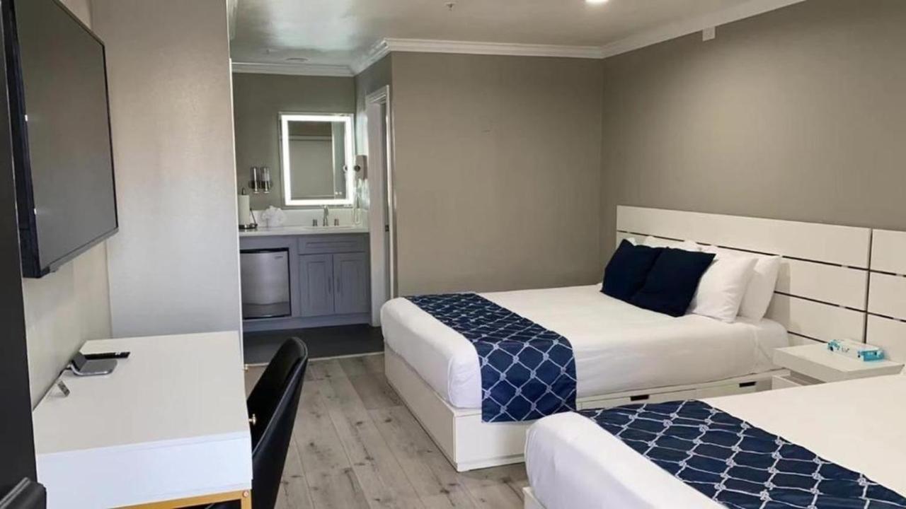 Omeo Suites Alhambra Exterior photo