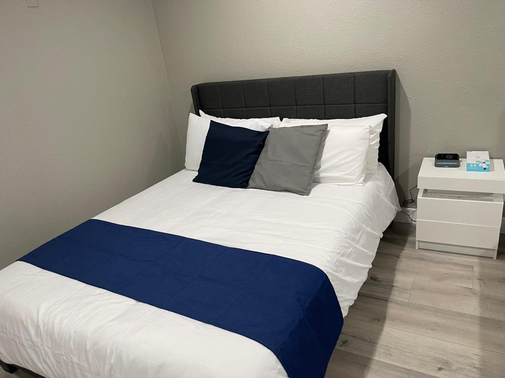 Omeo Suites Alhambra Room photo